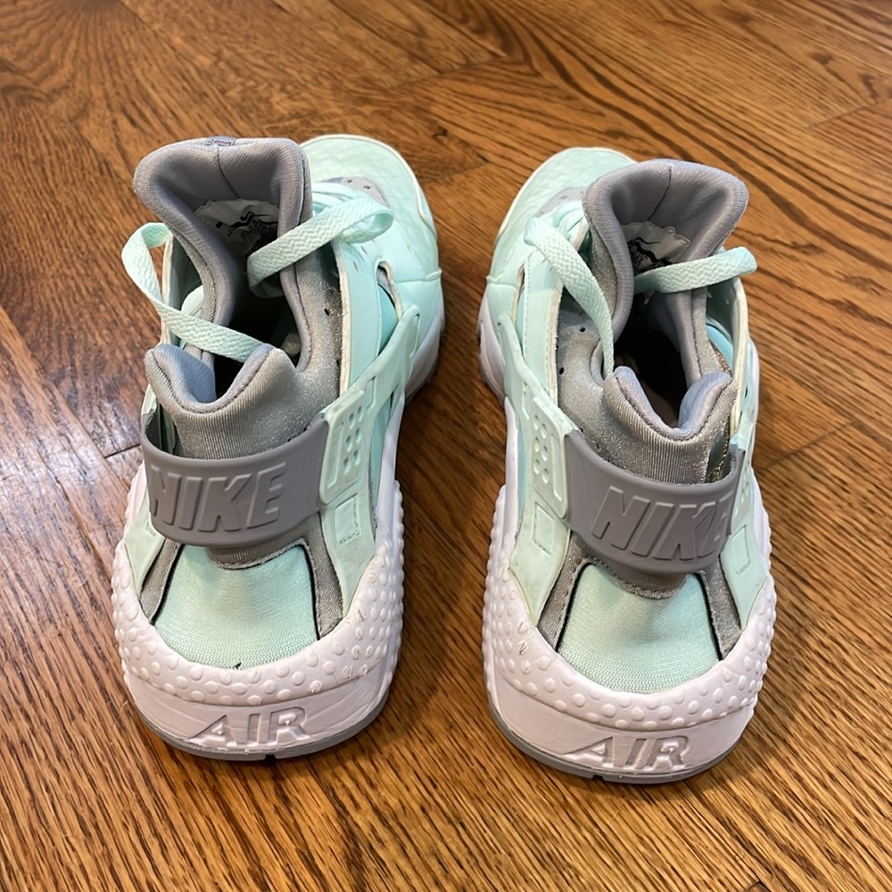 Women’s Nike Air Huarache Run Igloo Sneakers. Size 10. Excellent/Like New. - Picture 10 of 14